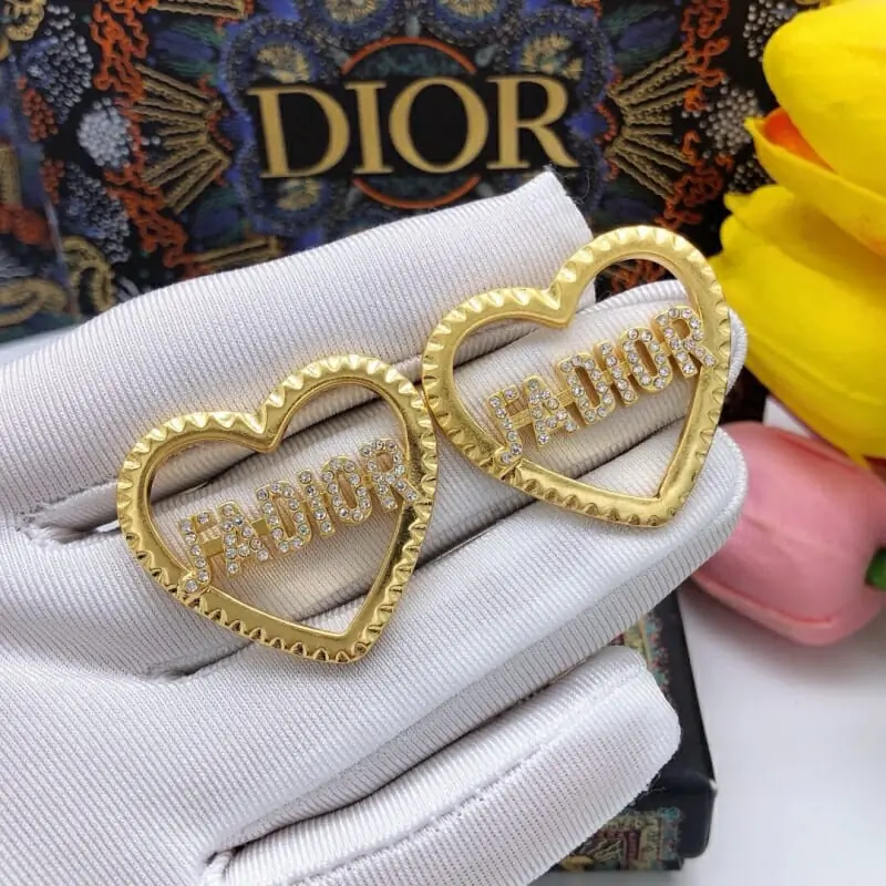 christian dior boucles doreilles pour femme s_12524731